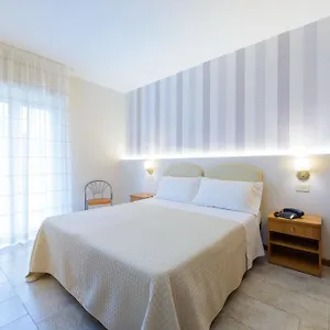 Falco 3*, Riccione Italien