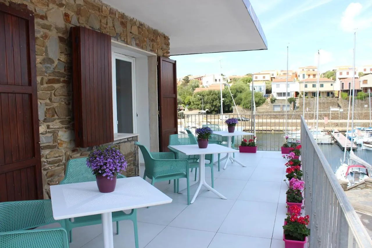 103 Boutique Hotel סטינטינו 0*,